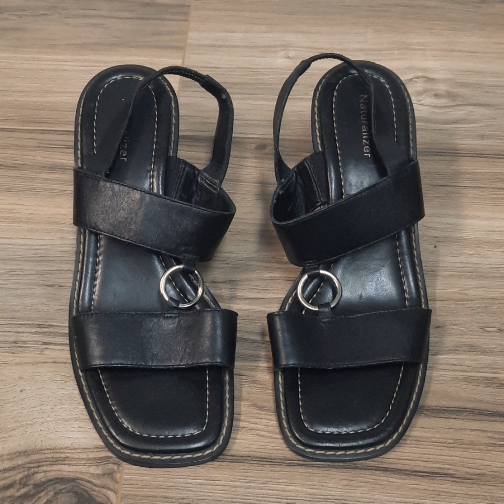 Naturalizer Black Leather Heeled Sandals with silver circle detail Size 8.5